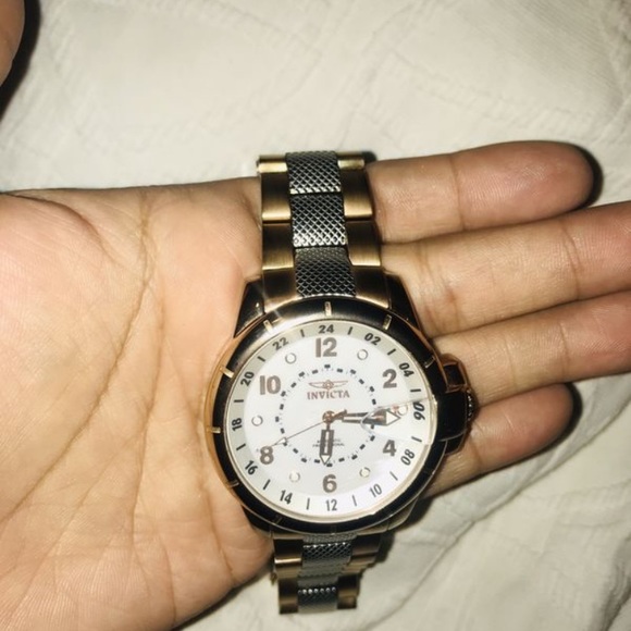 Rose gold Invicta watch - Picture 2 of 4